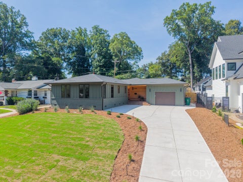 Photo of 5546 Murrayhill Road, Charlotte, NC 28210 (MLS # 4416382)