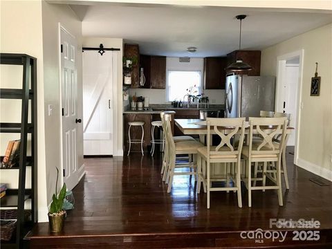 Photo of 501 Vista Grande Circle, Charlotte, NC 28226 (MLS # 4318361)