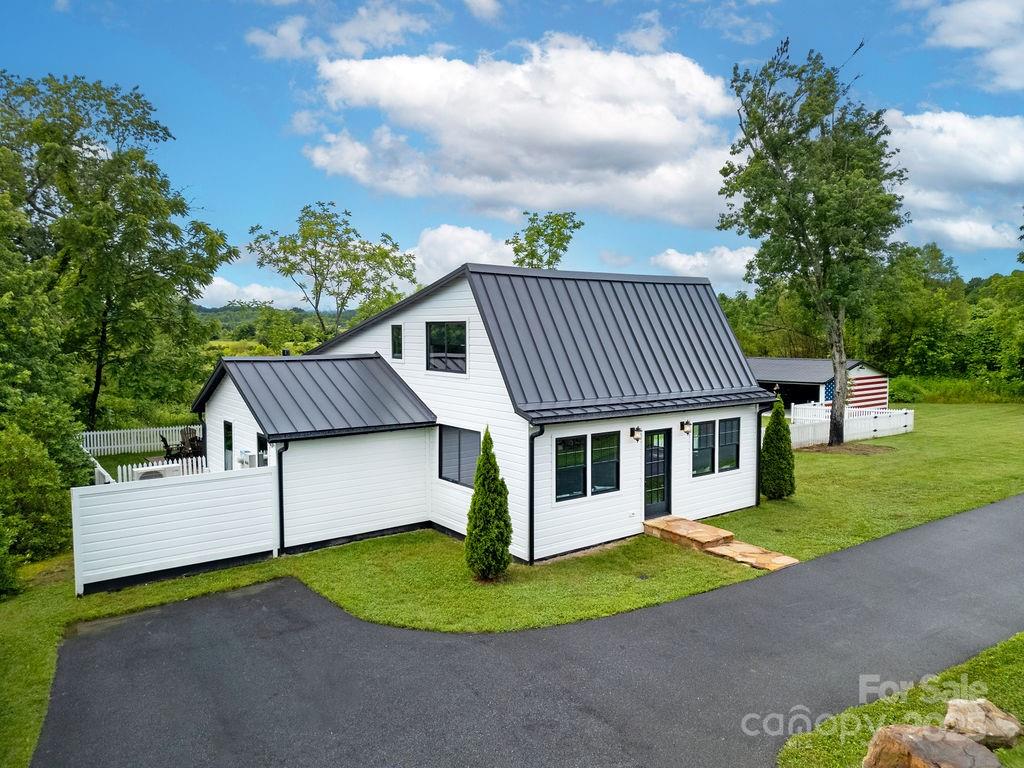 668 Old Hendersonville Highway