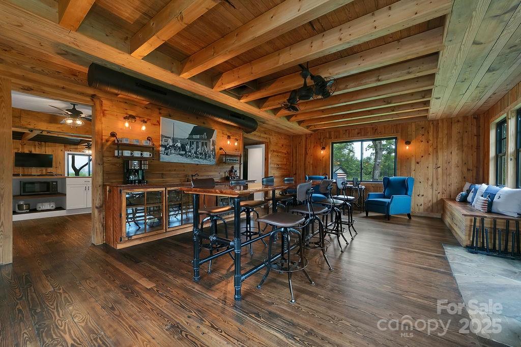 668 Old Hendersonville Highway