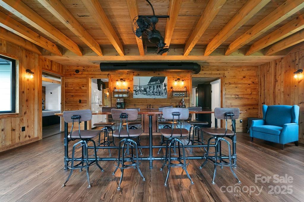 668 Old Hendersonville Highway