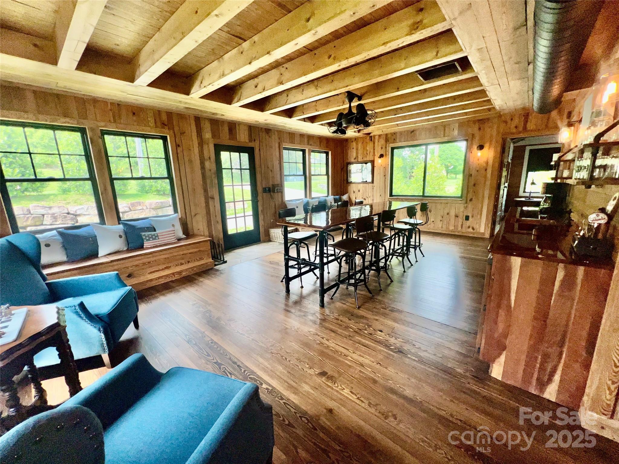 668 Old Hendersonville Highway