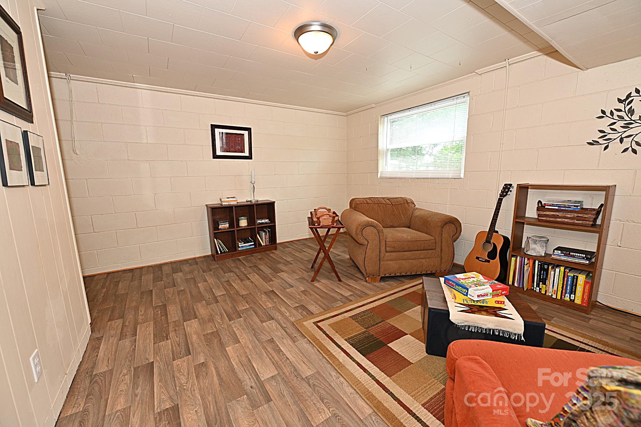 Hill N Dale - Residential