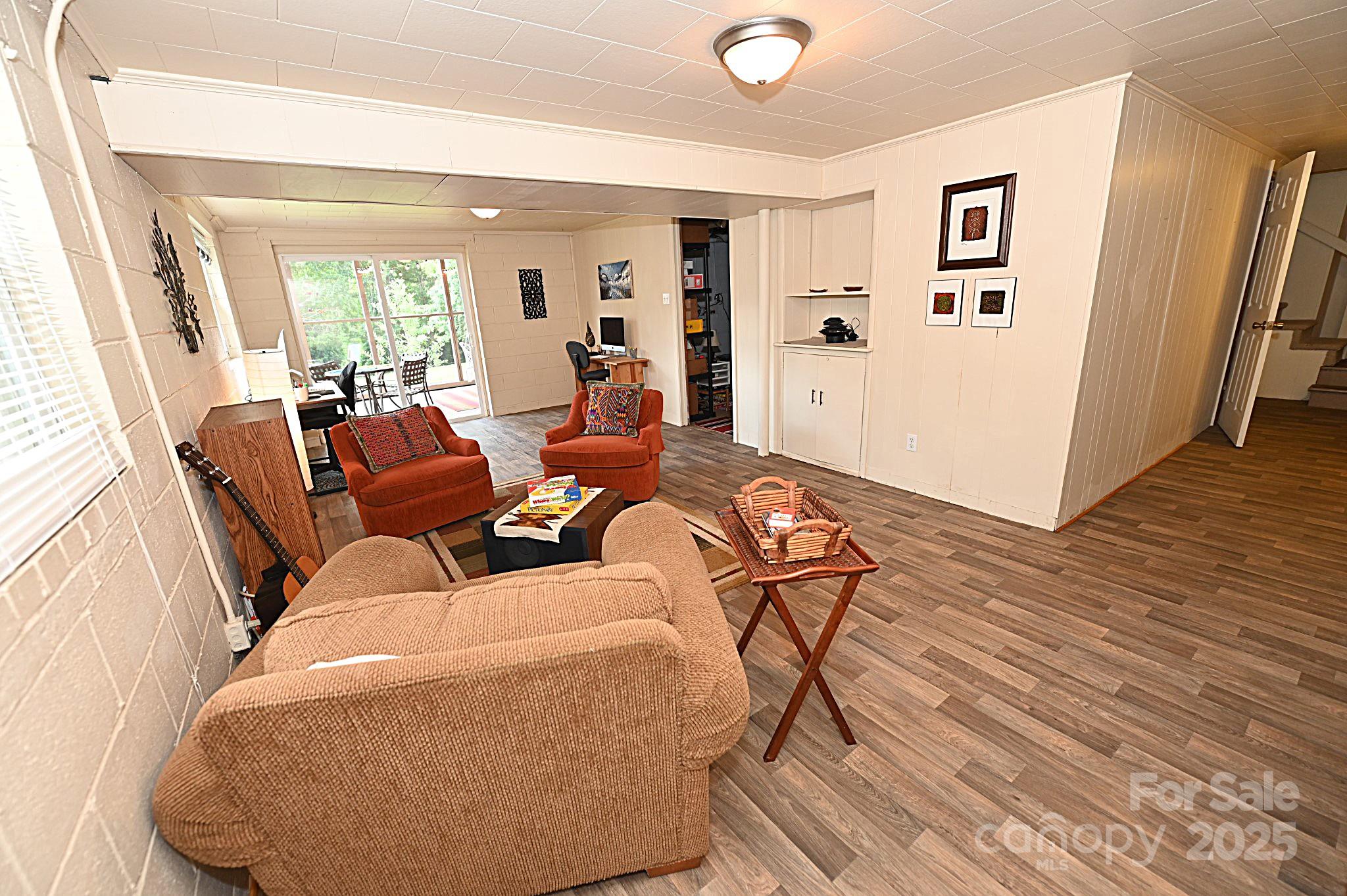 Hill N Dale - Residential