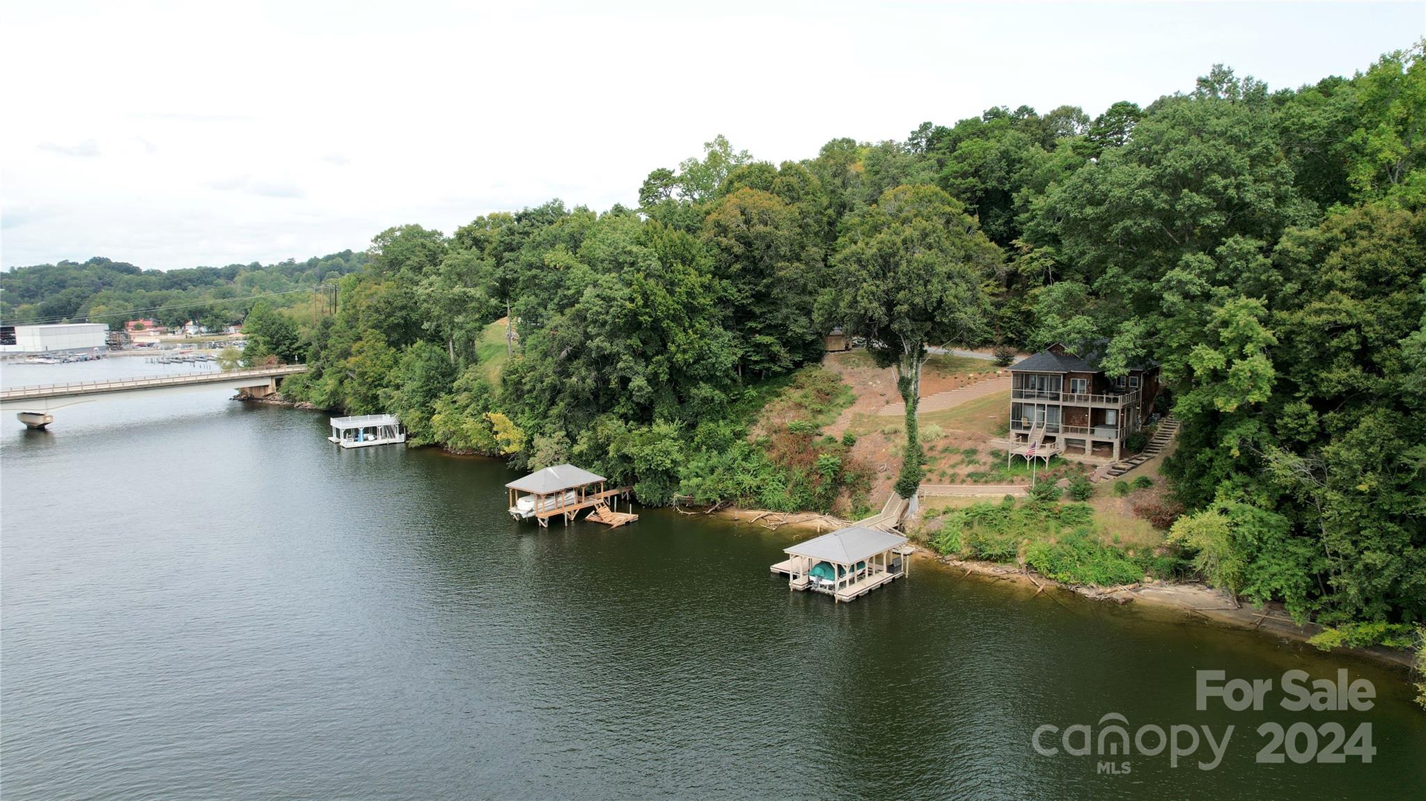 152 Bridge Pointe Lane