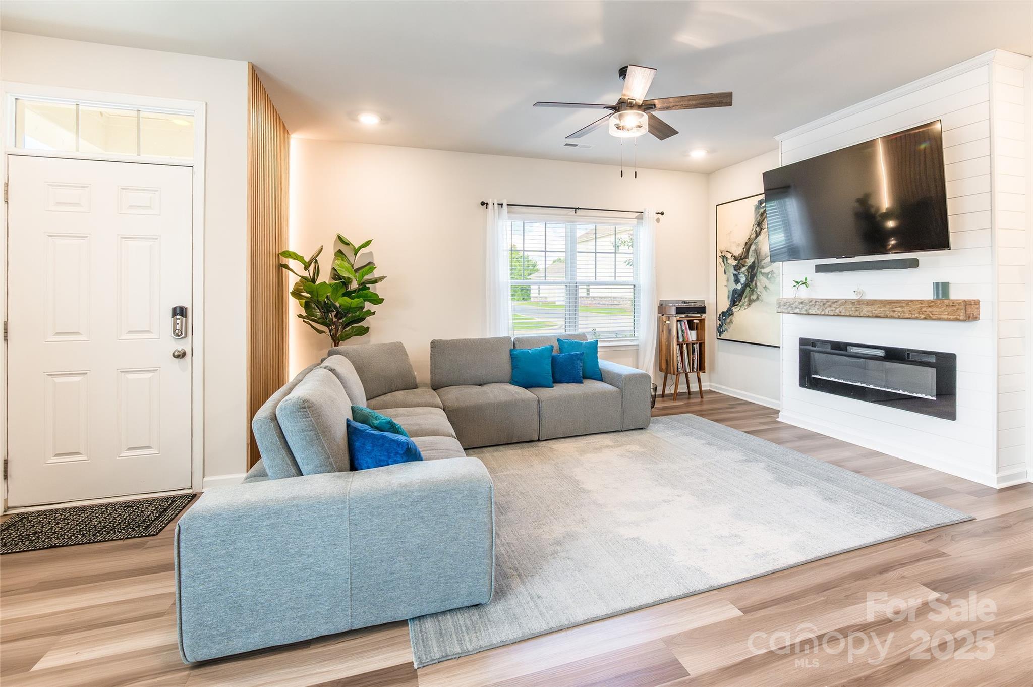 705 Sagecroft Lane