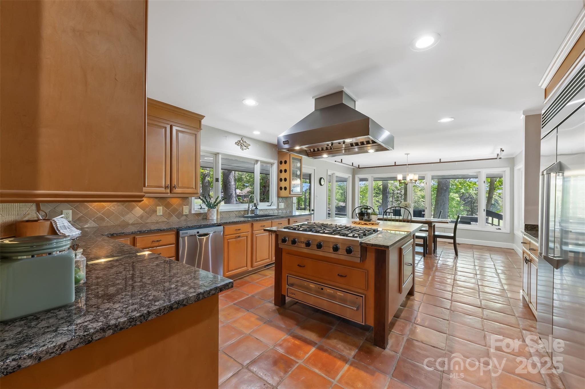 21 Hollyberry Woods