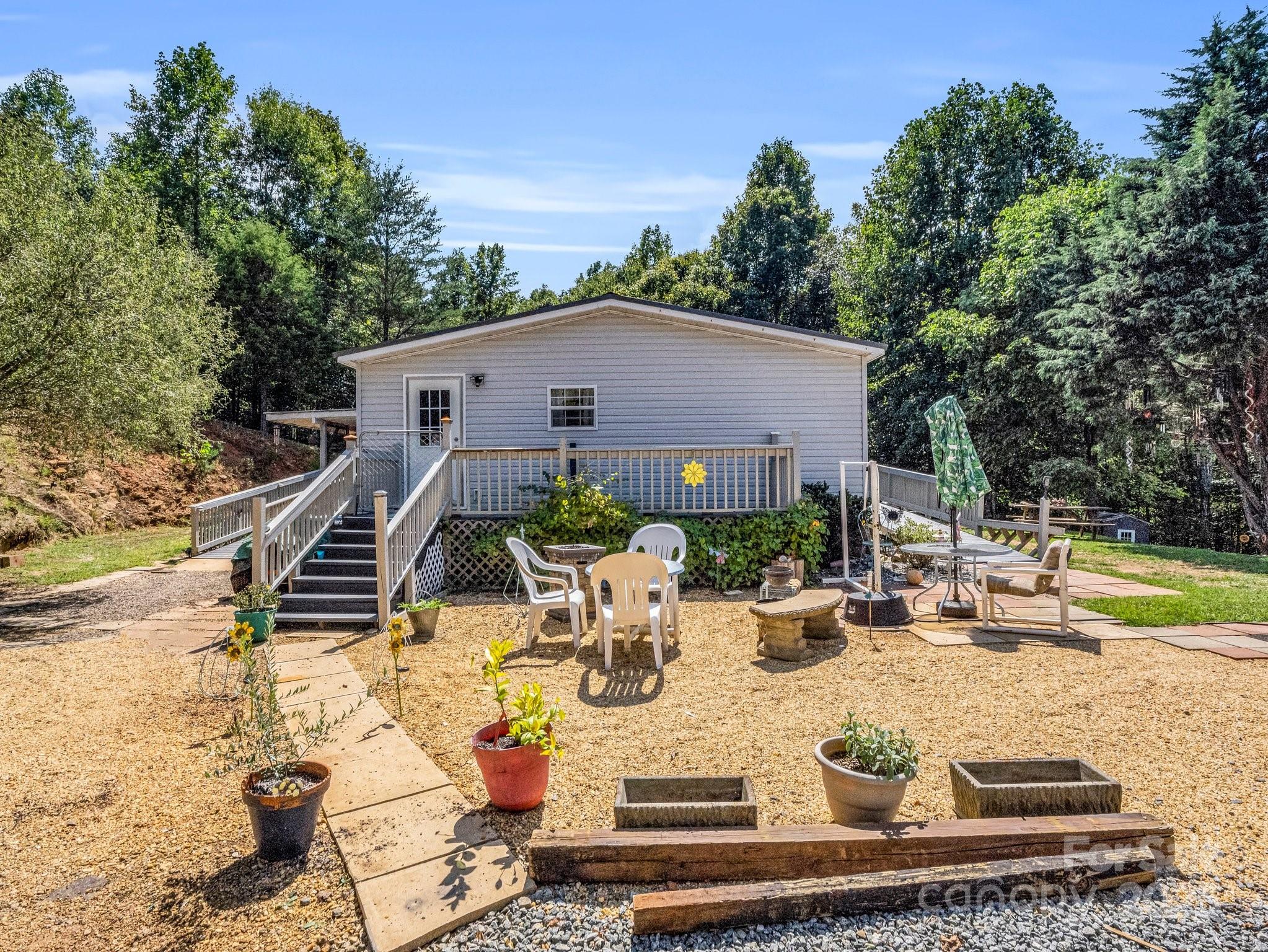 282 Reagan Lane