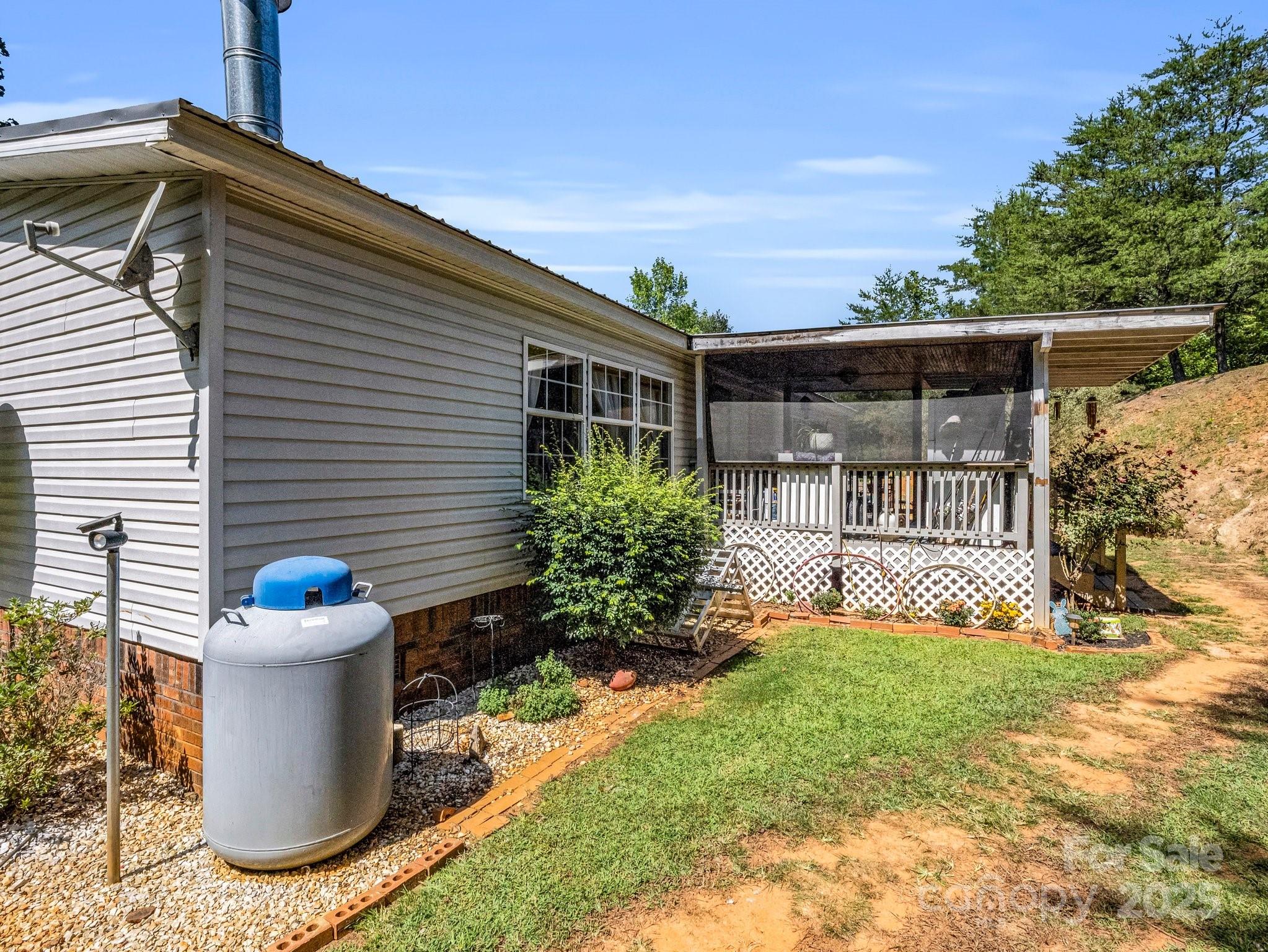282 Reagan Lane