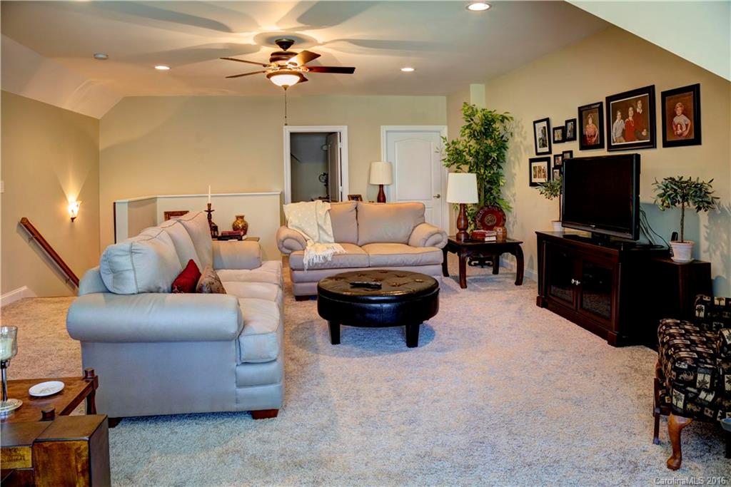 Holland Springs - Residential