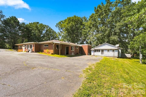 Photo of 1300,1302 E Union Street, Morganton, NC 28655 (MLS # 4423646)