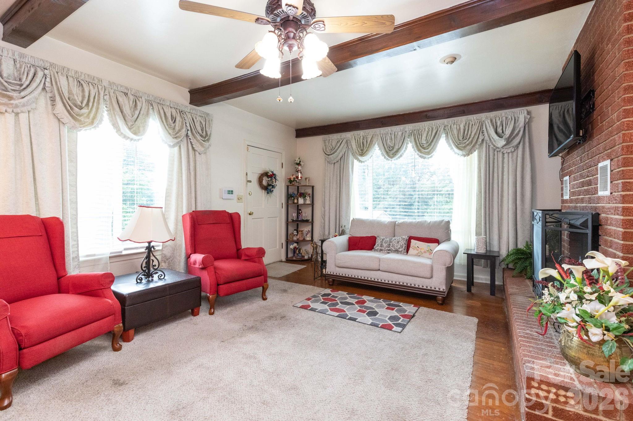 84 Portcrest Heights