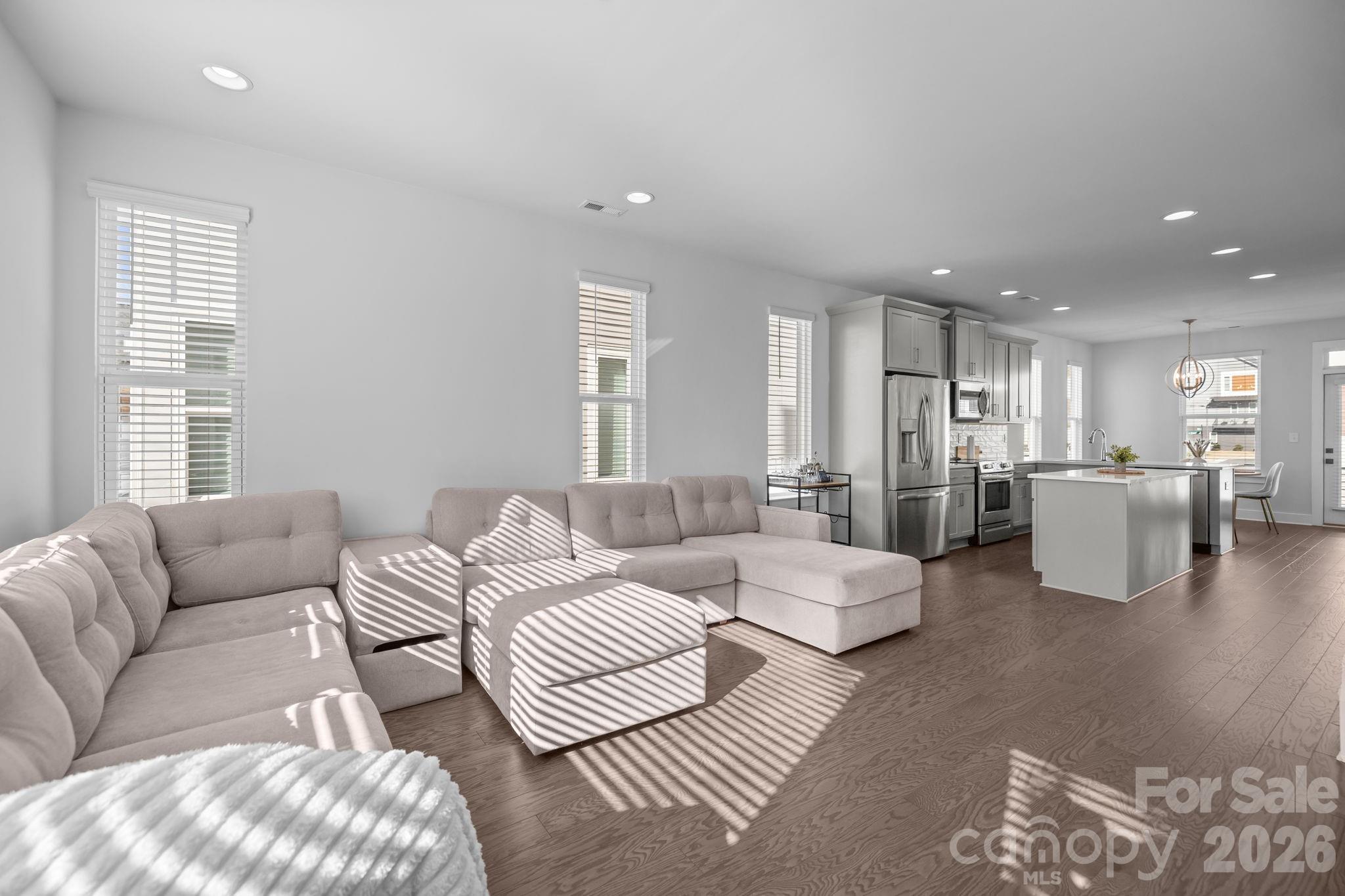 LOSO Terraces - Residential