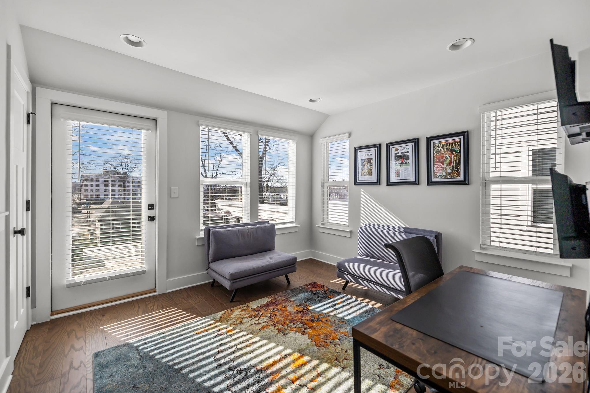 LOSO Terraces - Residential