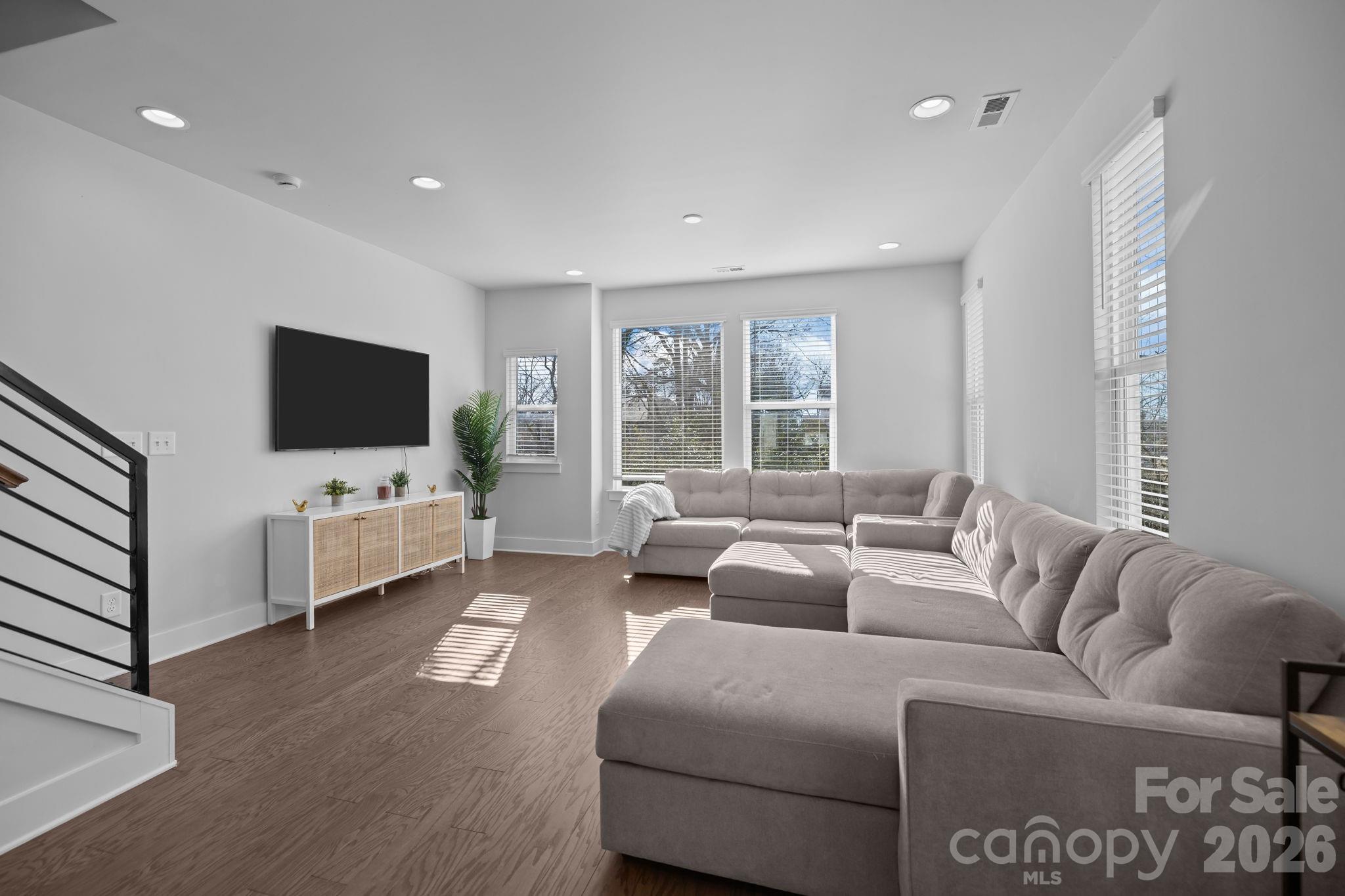 LOSO Terraces - Residential