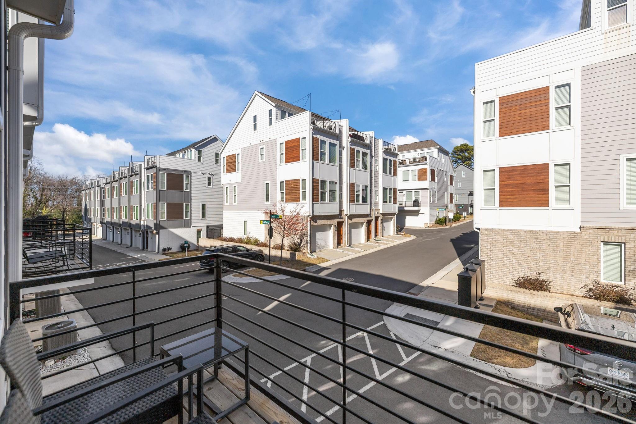 LOSO Terraces - Residential