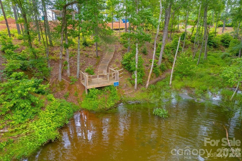 The Waterfront Club - Land