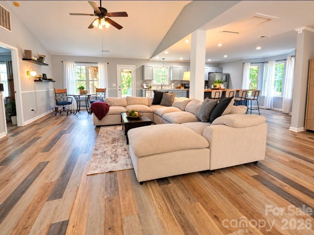 107 E Panther Creek Road