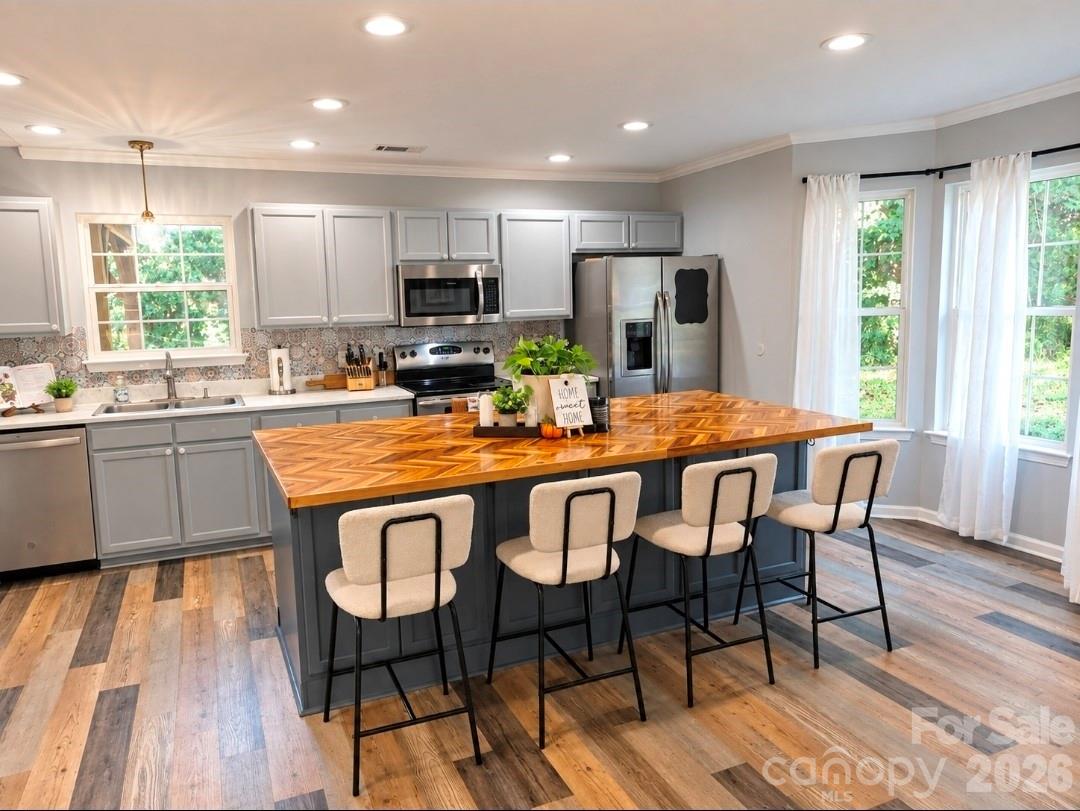 107 E Panther Creek Road
