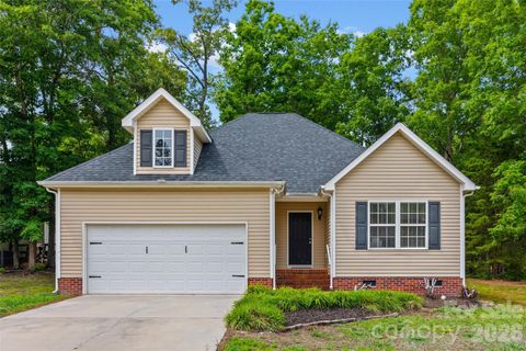 Photo of 509 Kittiewake Lane, Clover, SC 29710 (MLS # 4383859)