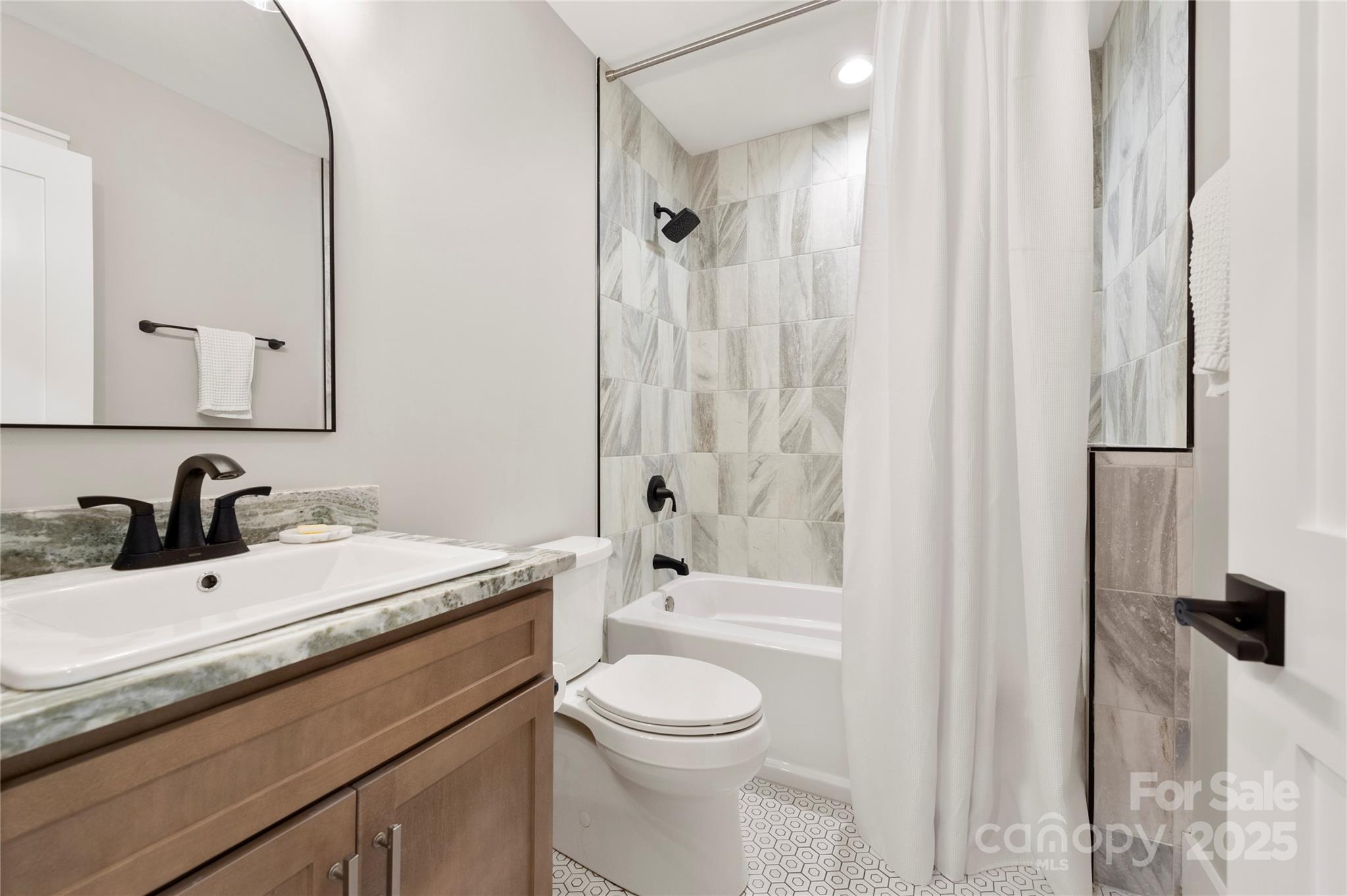 Pinnacle Falls - Residential