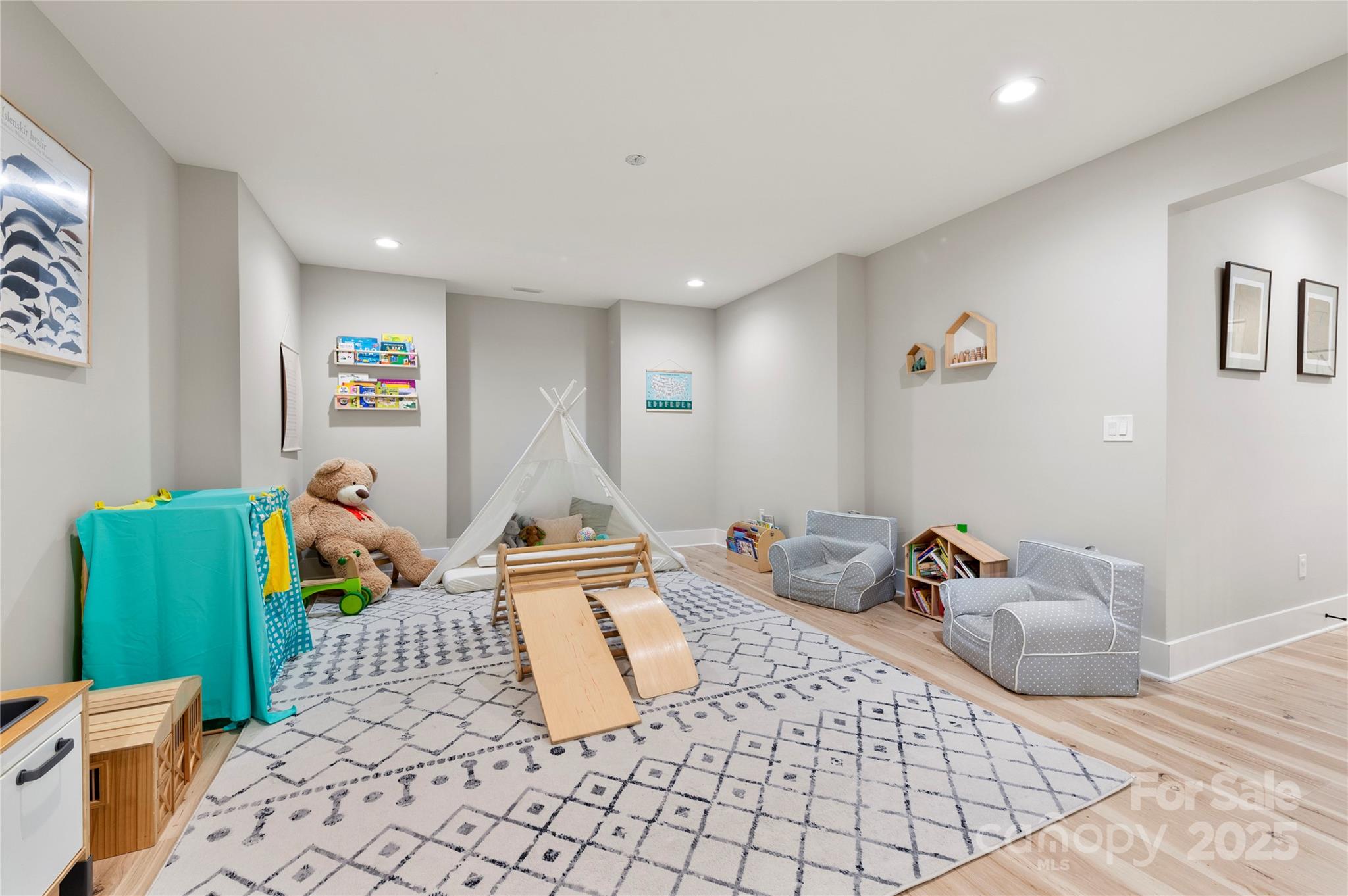 Pinnacle Falls - Residential