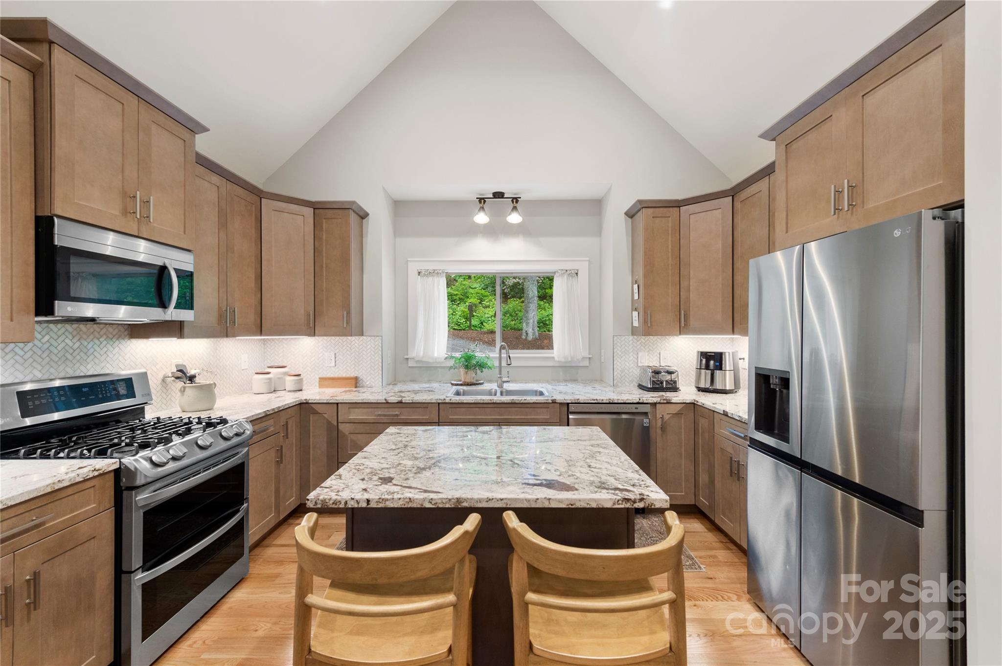 Pinnacle Falls - Residential