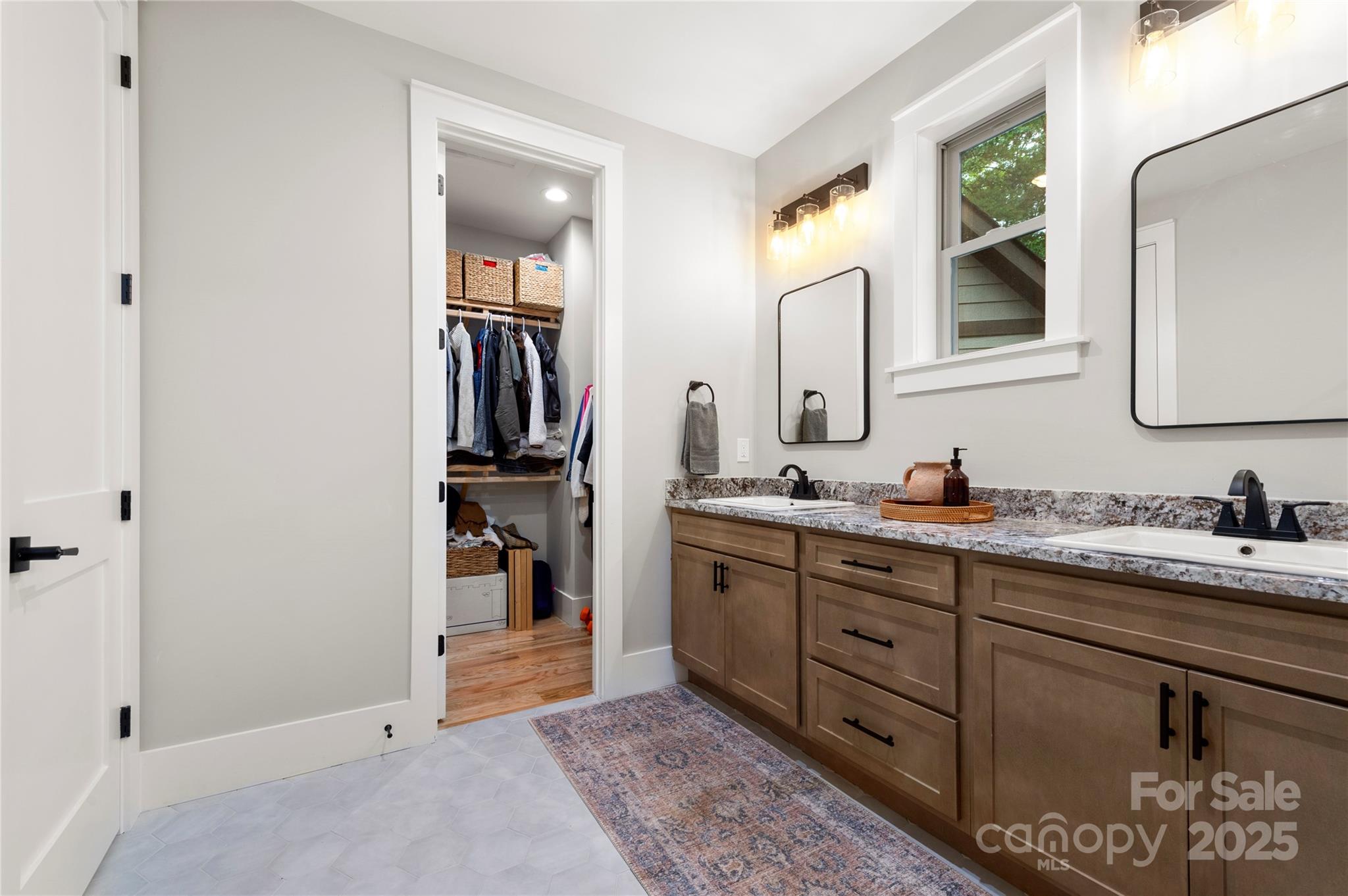 Pinnacle Falls - Residential