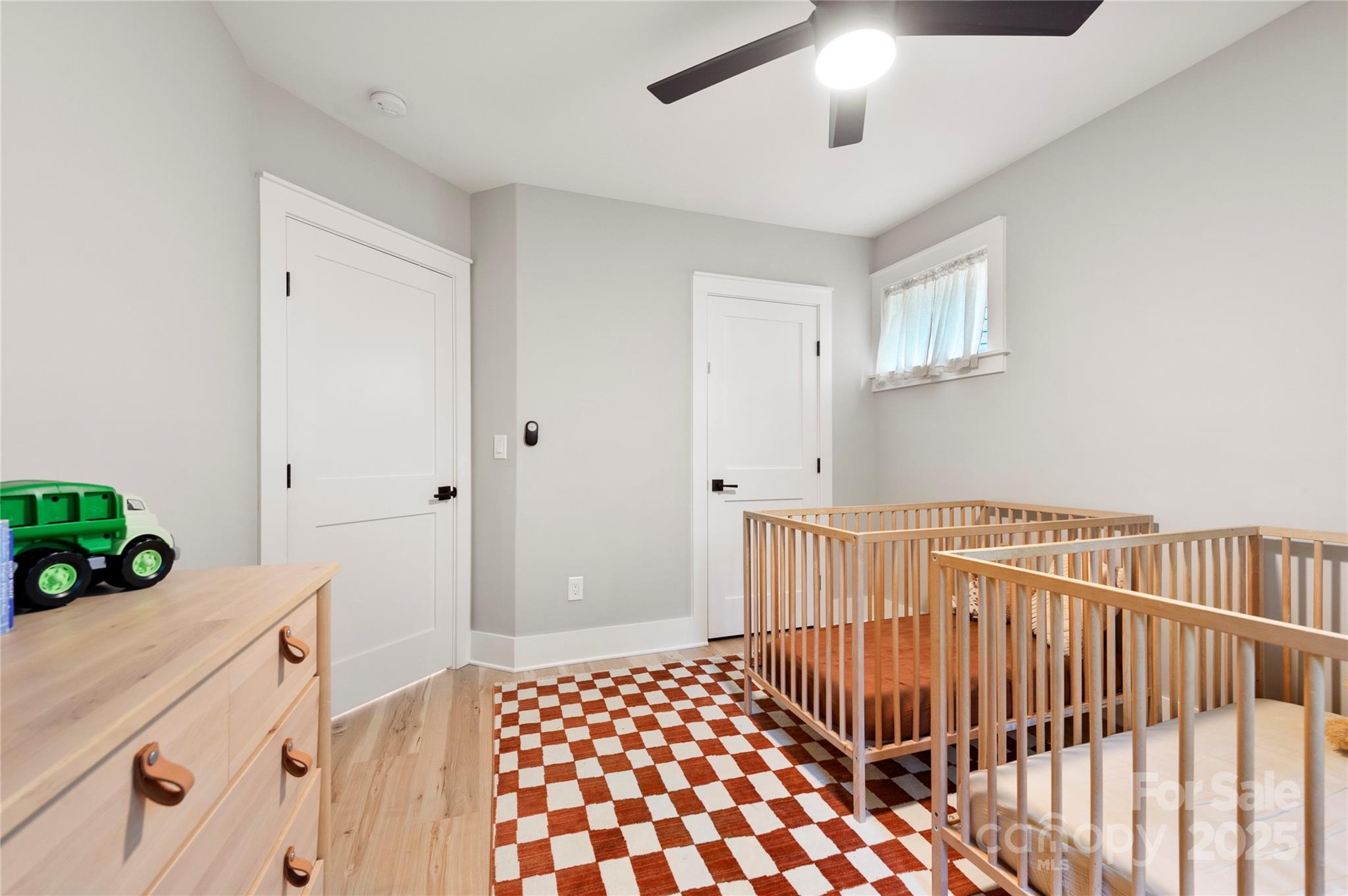 Pinnacle Falls - Residential