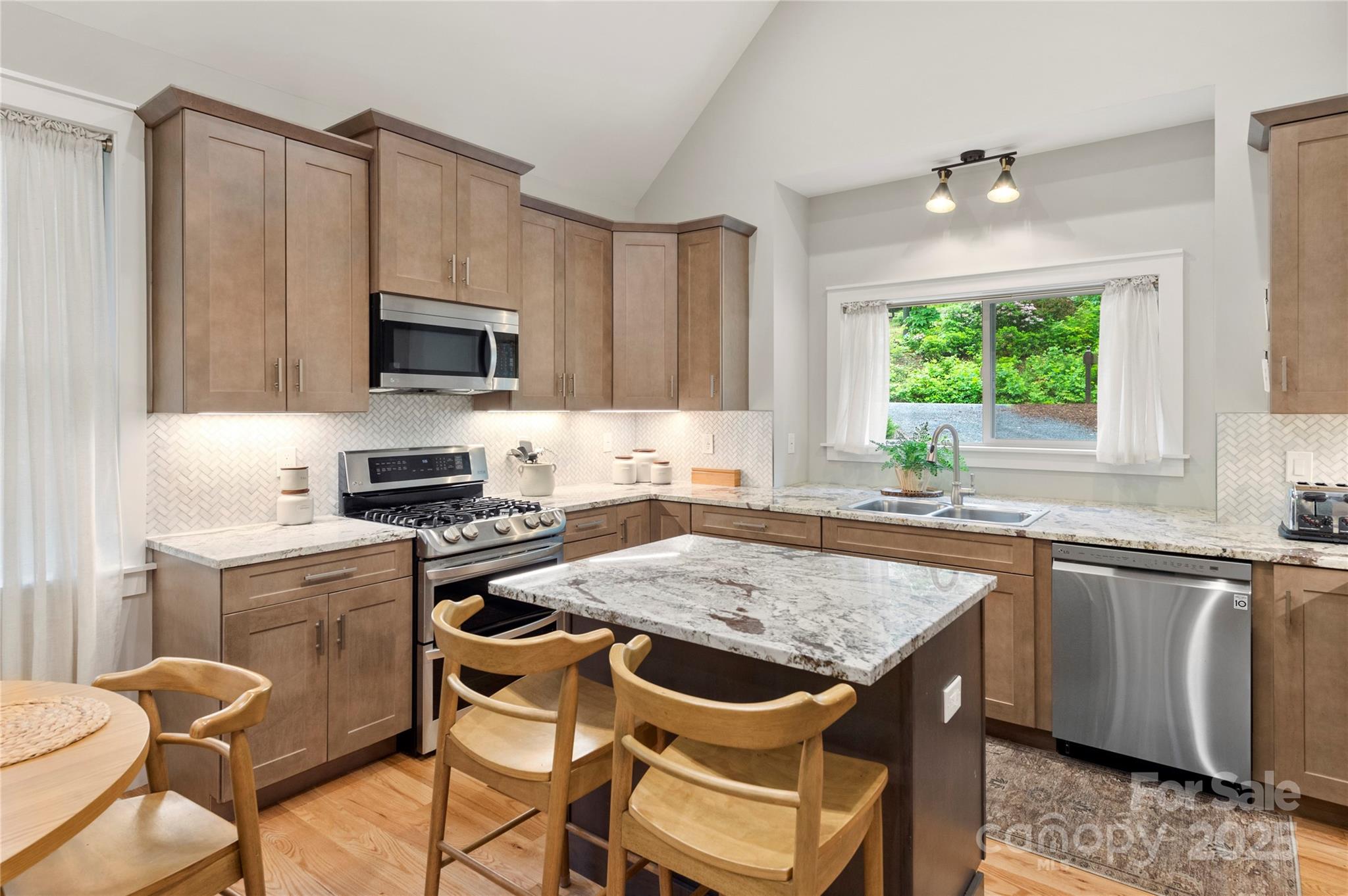 Pinnacle Falls - Residential