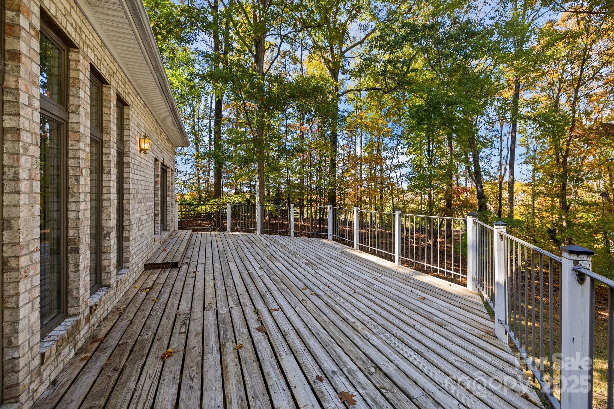 14816 Lonesome Oak Circle