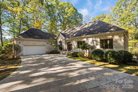 Photo of 14816 Lonesome Oak Circle, Charlotte, NC 28278 (MLS # 4316963)