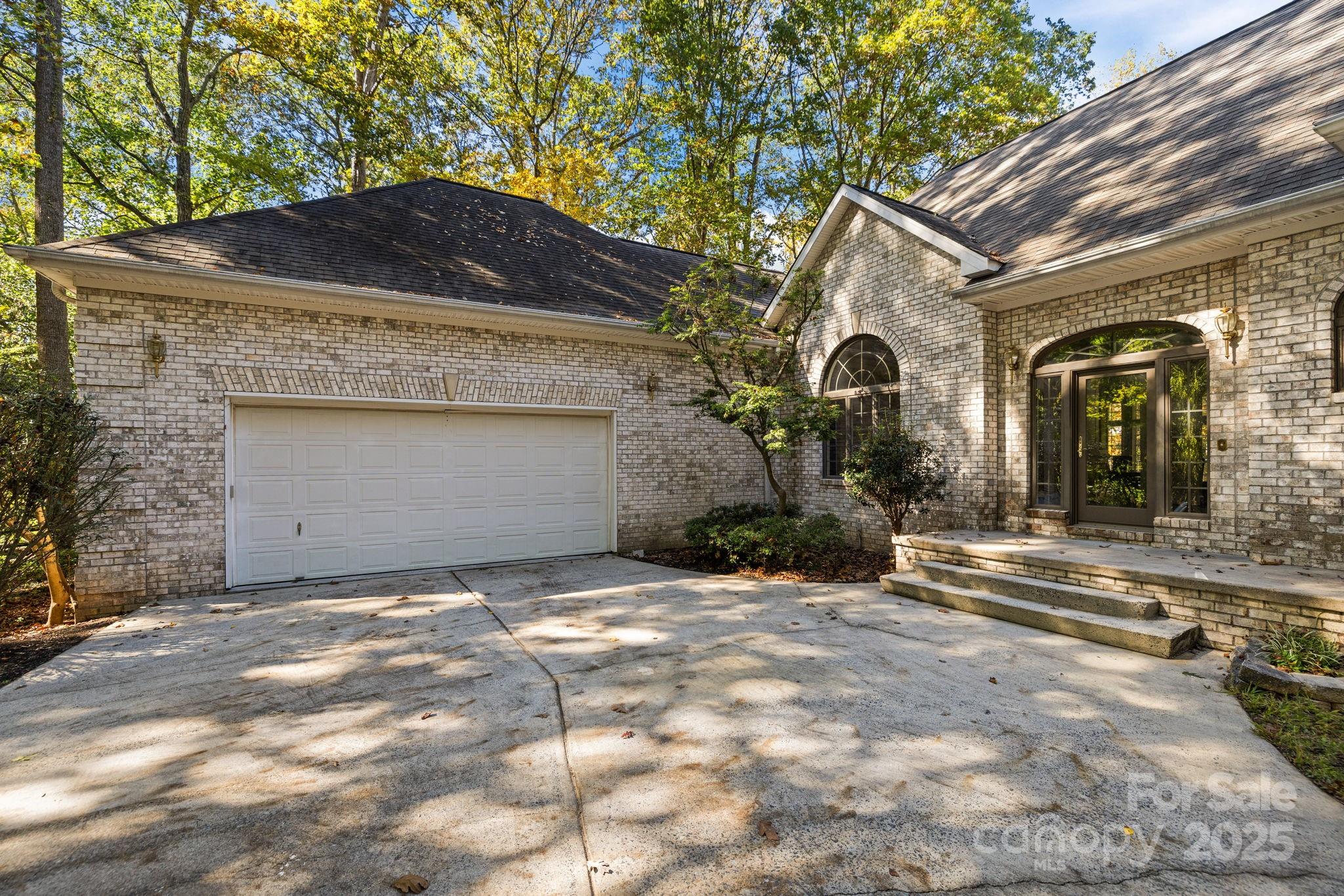 14816 Lonesome Oak Circle