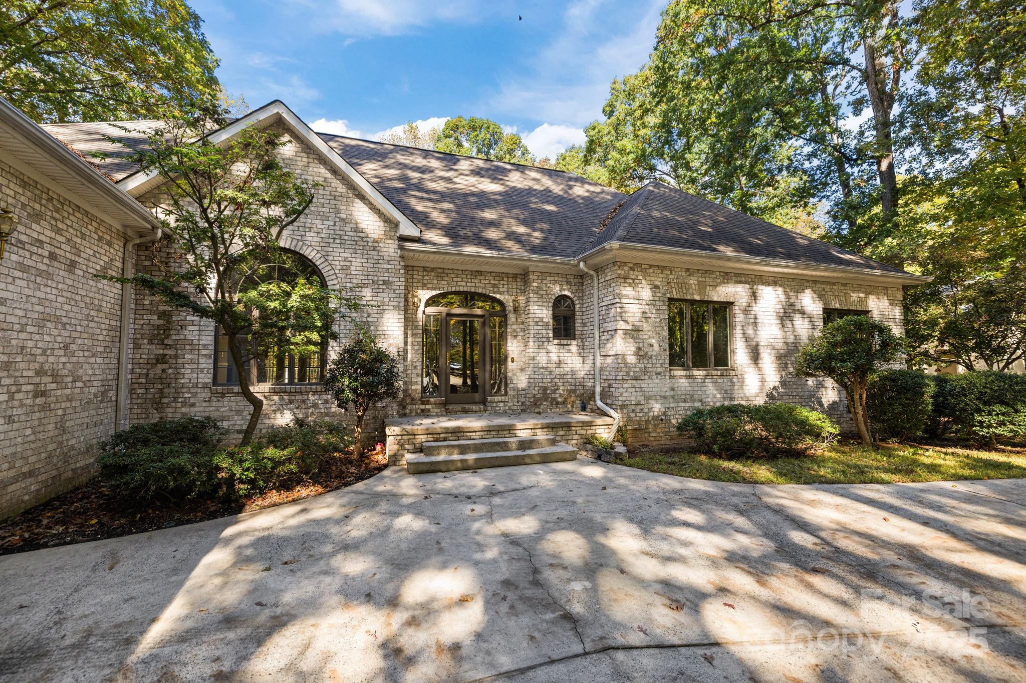 14816 Lonesome Oak Circle