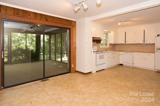 Colonial Village - Residential Lease