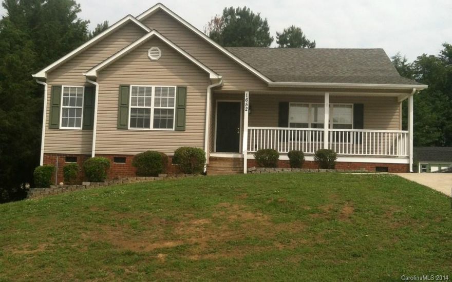 Just adorable! 3 bedroom 2 bath home located in the heart of Taylor Oaks Subdivision.  This beauty is freshly painted with neutral colors and features new carpet and vinyl throughout along with new appliances in the kitchen!  A deck is located off the kitchen to enjoy on those cool southern evenings!  Hurry!  This won't last long!  This is a Fannie Mae property and is eligible for Fannie Mae Mortgage and Fannie Mae Renovation Financing.