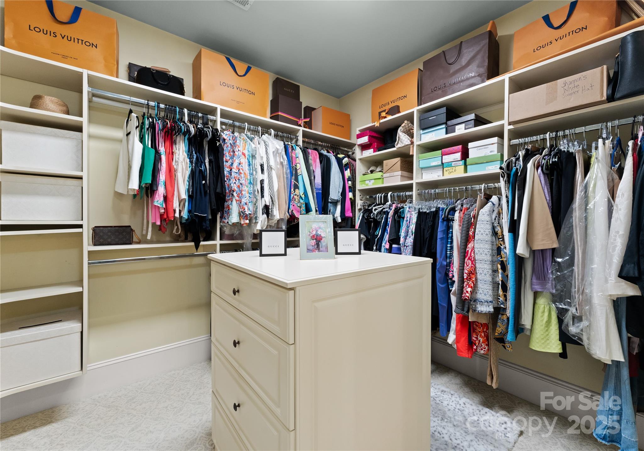 Charlotte, North Carolina 28278, United States, 4 Bedrooms Bedrooms, ,7 BathroomsBathrooms,Residential,Active,132614