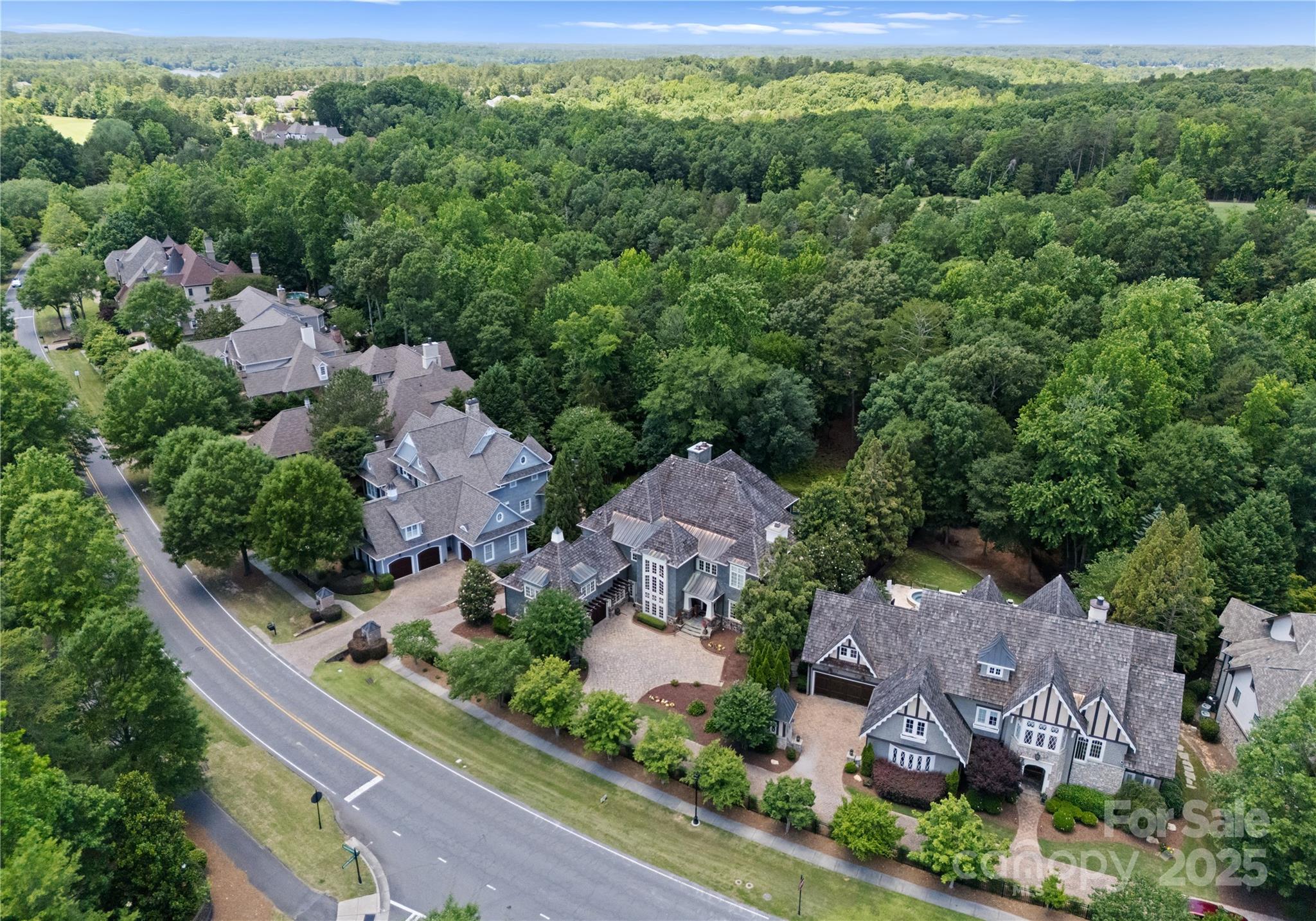 Charlotte, North Carolina 28278, United States, 4 Bedrooms Bedrooms, ,7 BathroomsBathrooms,Residential,Active,132614