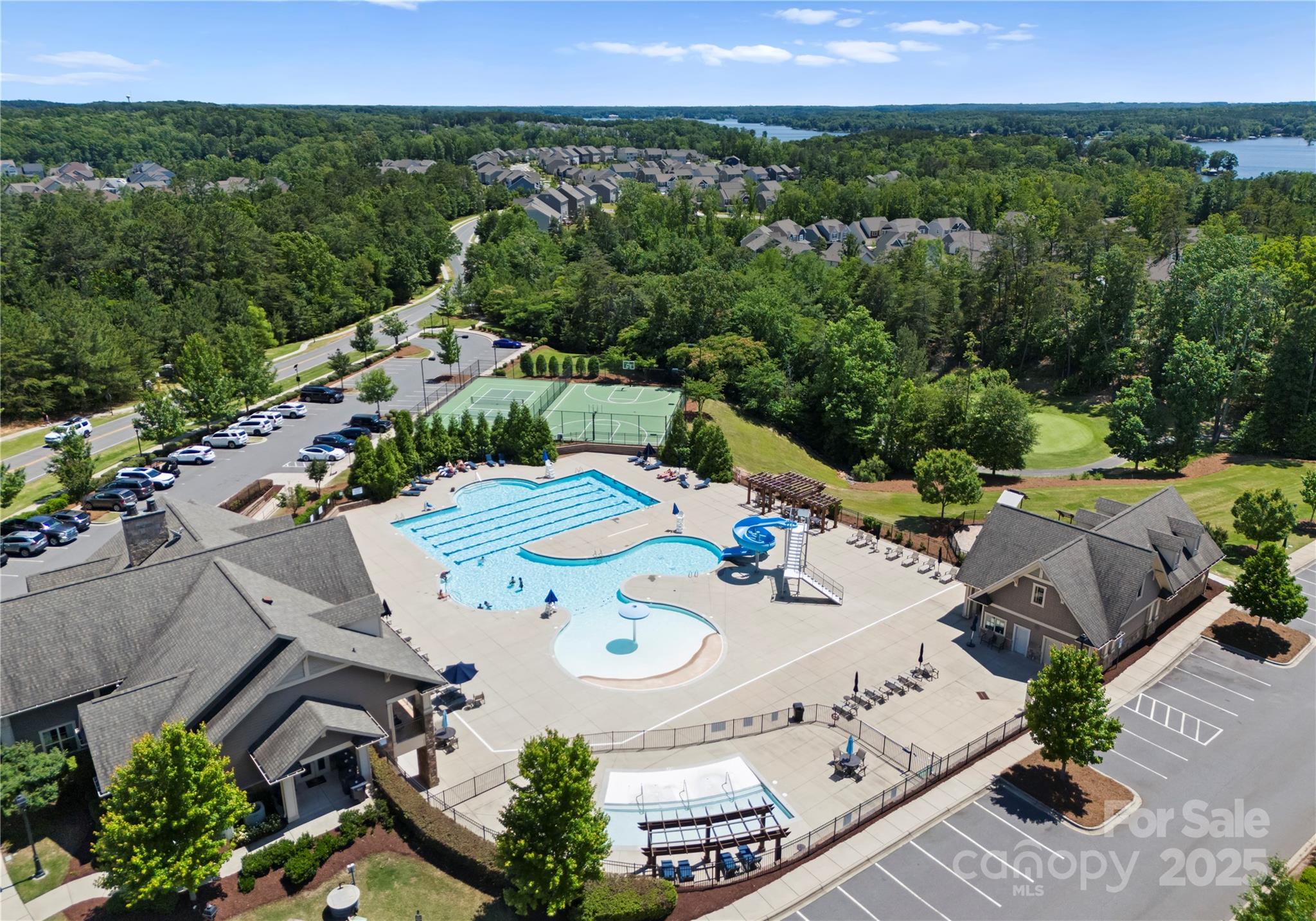 Charlotte, North Carolina 28278, United States, 4 Bedrooms Bedrooms, ,7 BathroomsBathrooms,Residential,Active,132614