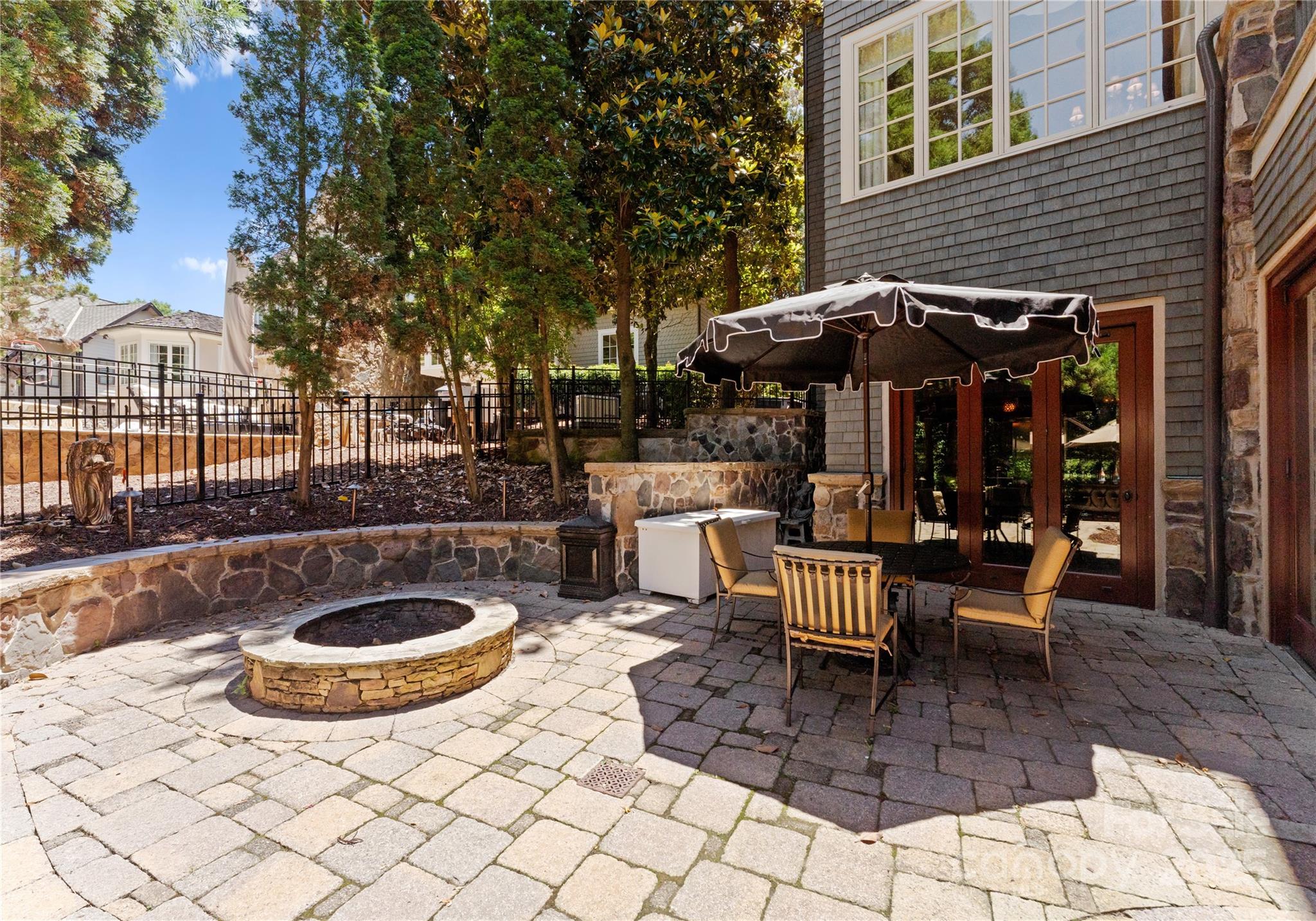 Charlotte, North Carolina 28278, United States, 4 Bedrooms Bedrooms, ,7 BathroomsBathrooms,Residential,Active,132614