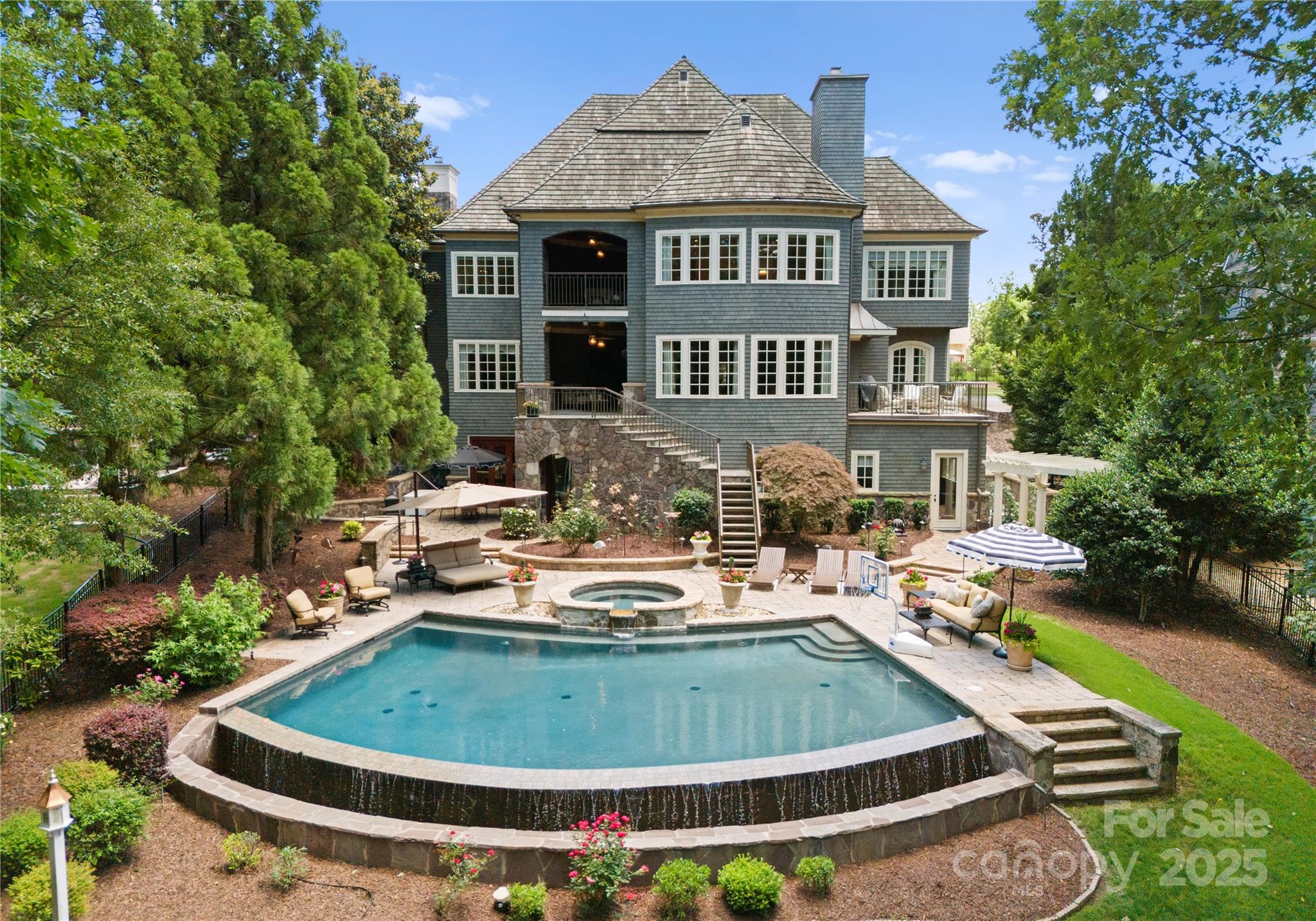 Charlotte, North Carolina 28278, United States, 4 Bedrooms Bedrooms, ,7 BathroomsBathrooms,Residential,Active,132614