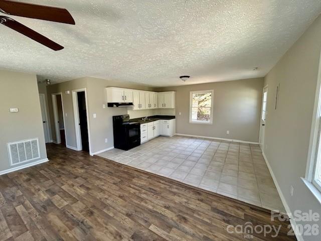 201 Brookdale Place NW