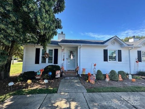 6042 Crape Myrtle Lane Charlotte NC 28216
