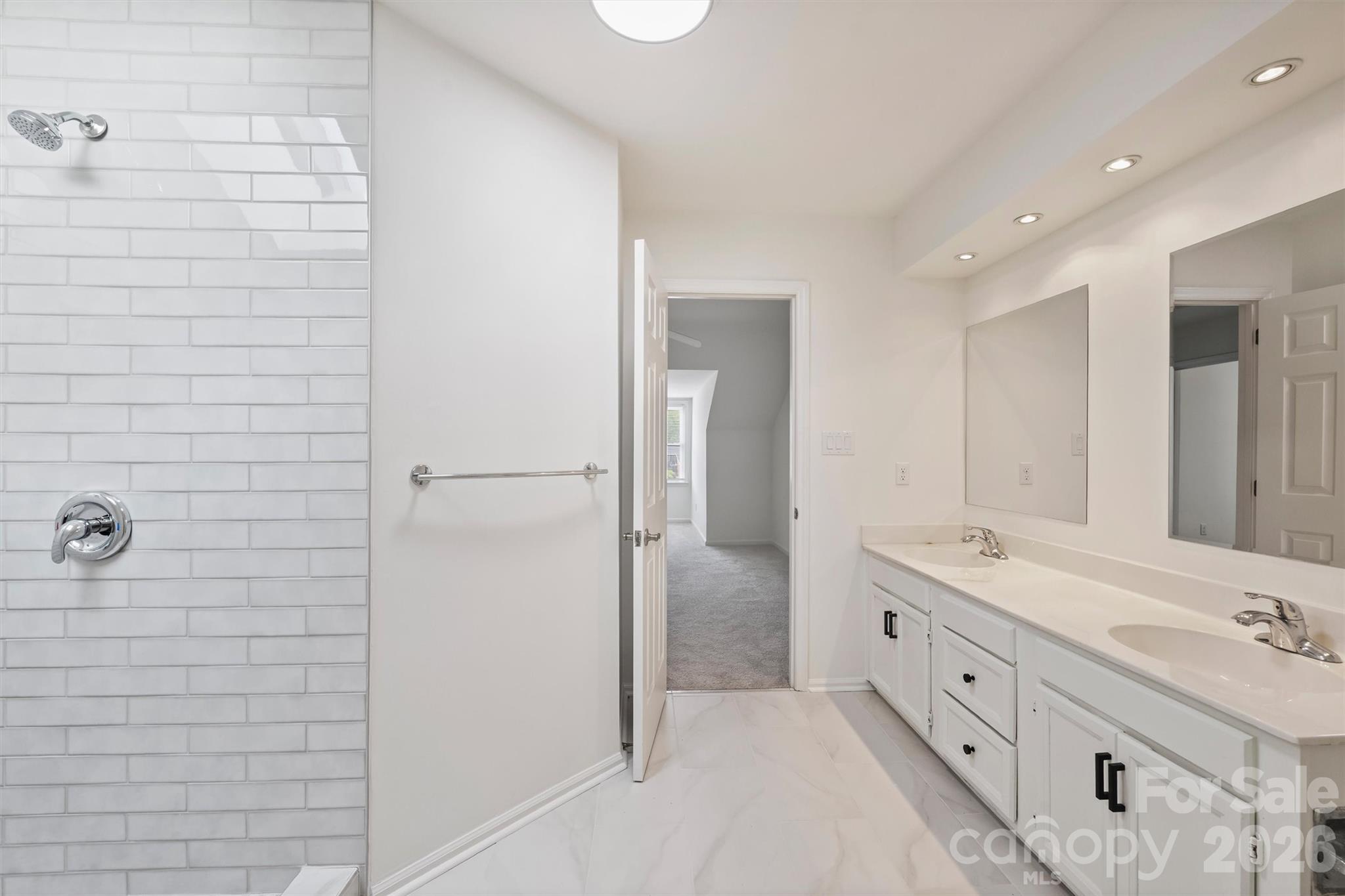 9121 Kings Canyon Drive