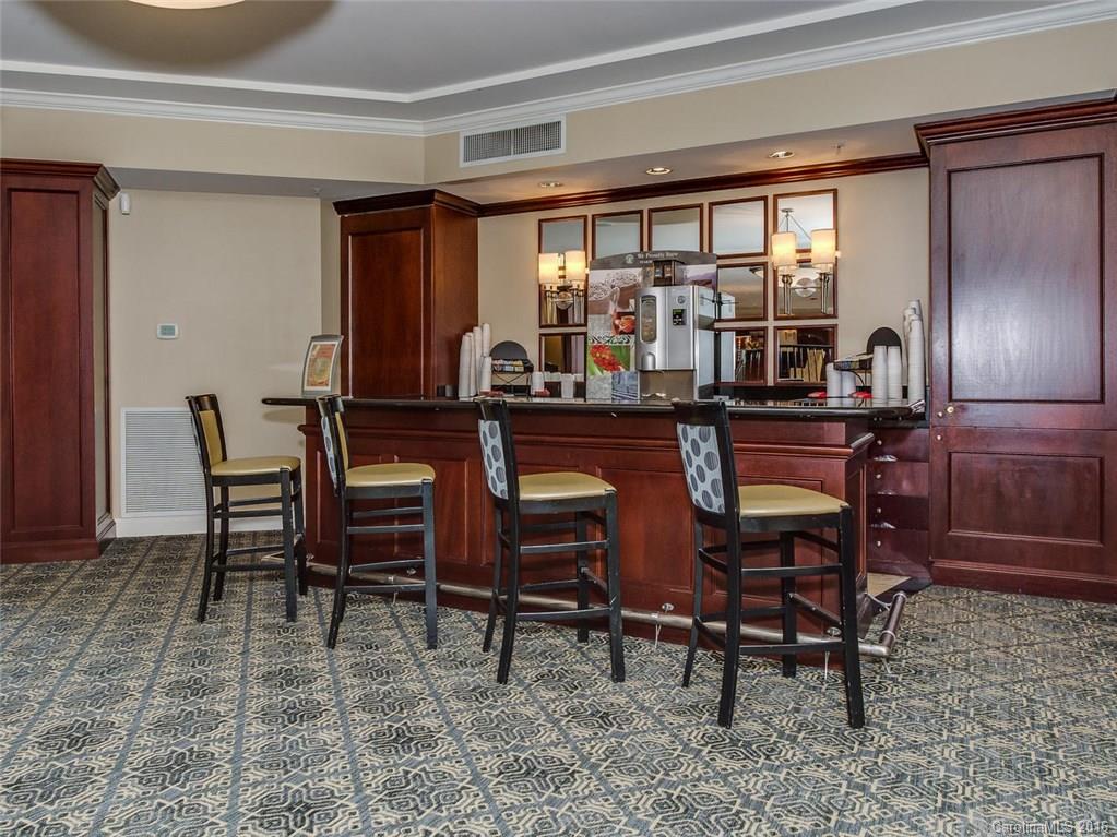 Fifth and Poplar - Residential