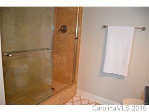 Fifth and Poplar - Residential