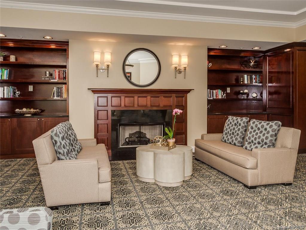 Fifth and Poplar - Residential