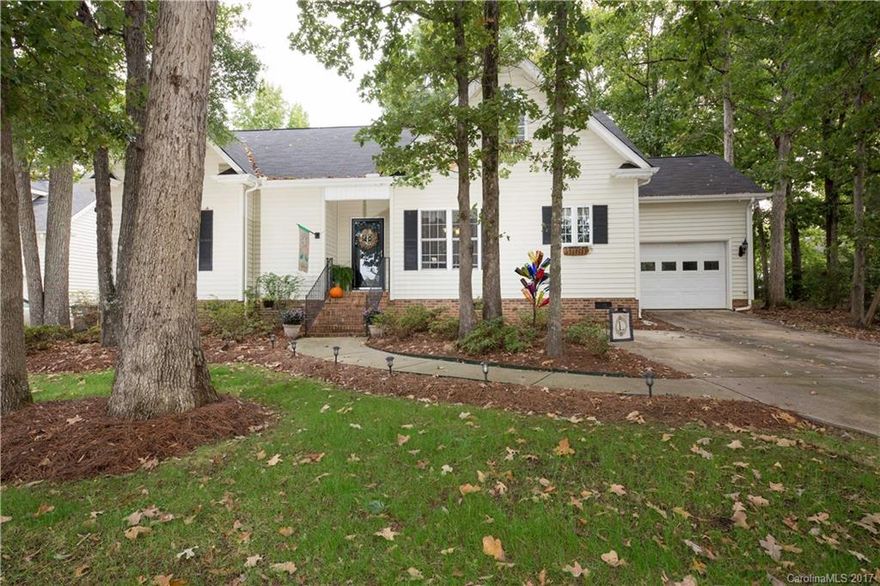 Welcome to Stafford Park! This lovely home features 3 bedrooms and 2 bathrooms all downstairs, a large 500+ sq ft bonus room upstairs, beautiful wood floors & carpet in the spare bedrooms, granite countertops, fenced in backyard, attached garage, & much more! Come see today!