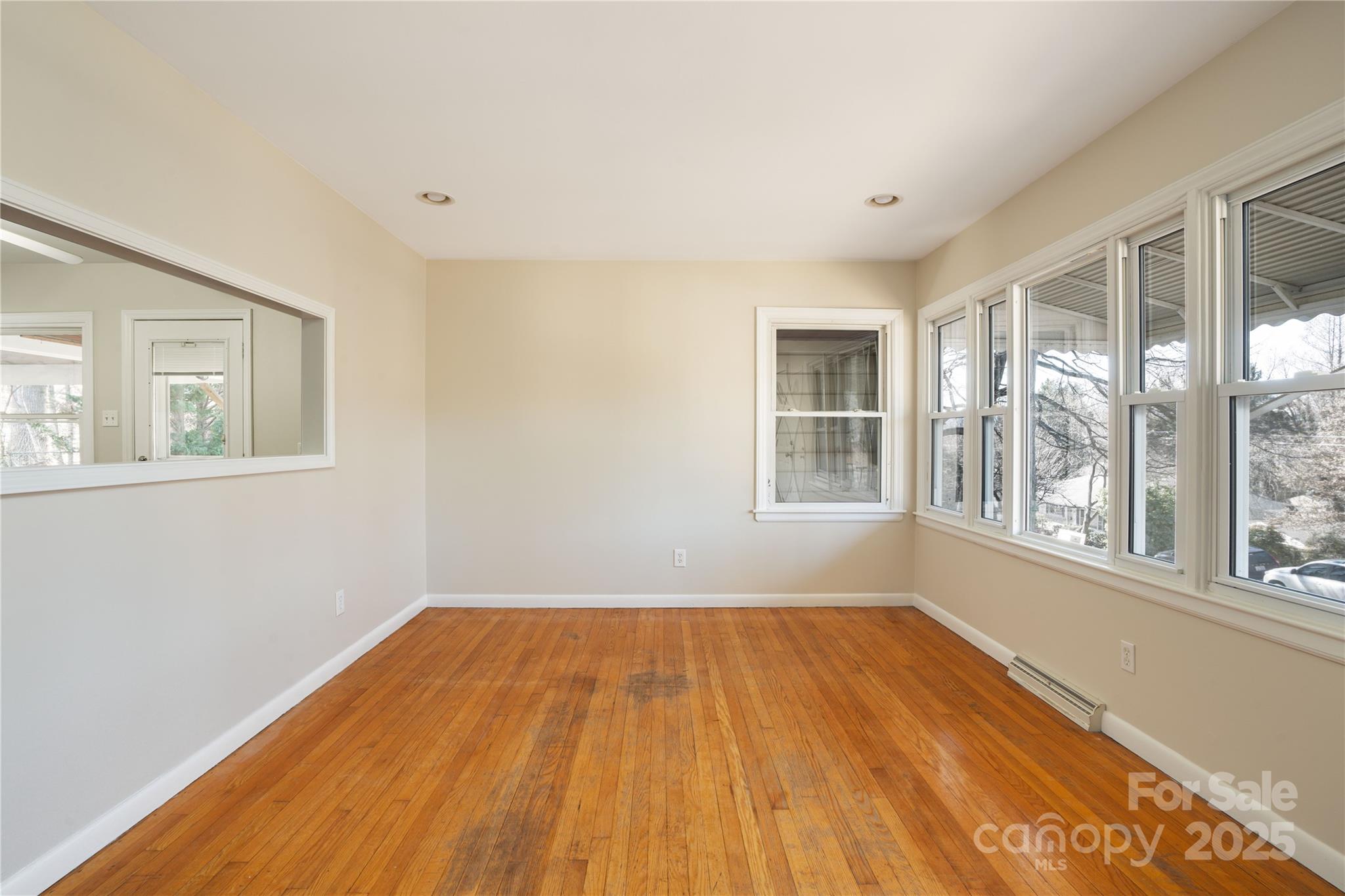 85 Ivanhoe Avenue