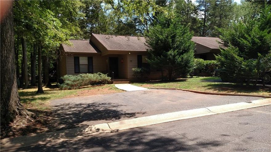 This end unit condo is being offered “as is”. It is great potential with single floor plan that consist of two bedrooms with two full baths. HVAC replaced in 2011. Property is located  in the Fort Mill school district.